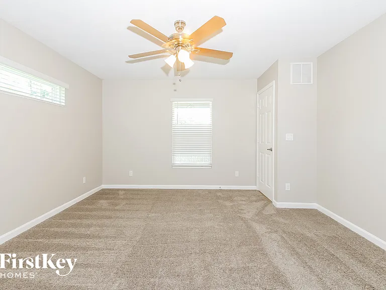2346 SW Abalon Cir — Photo 6
