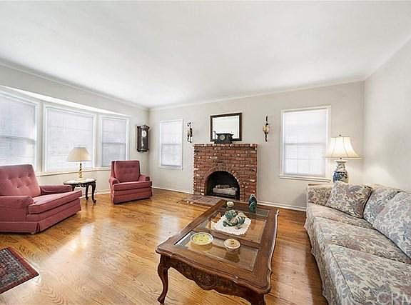3rd image of 216 S Reese Pl