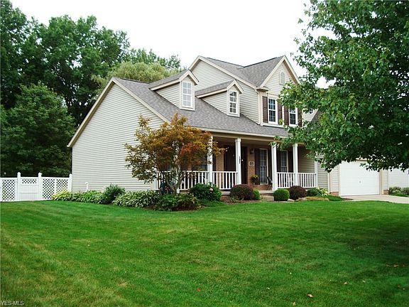 2nd image of 132 Ravenshollow Dr