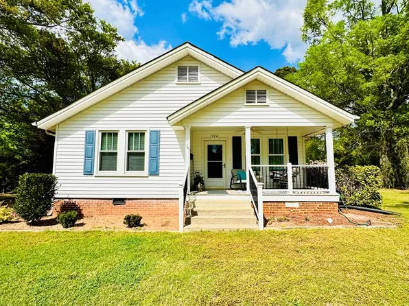 104 Ridgeway St, Abbeville, SC 29620