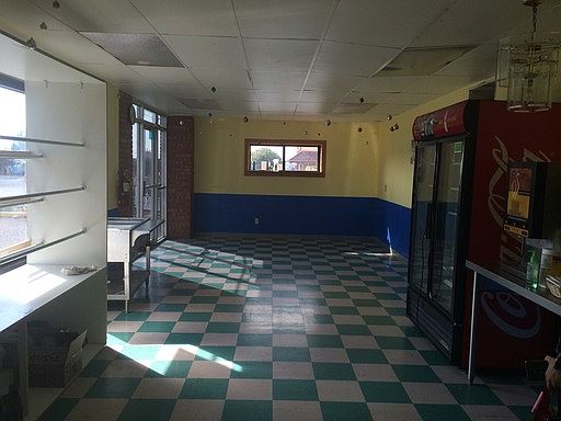 2nd image of 1004 S Solano Dr