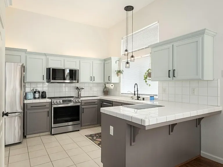 W Calimyrna Ave — Photo 9