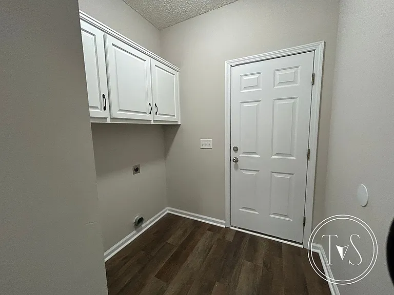 1825 Lawnwoods Dr — Photo 14