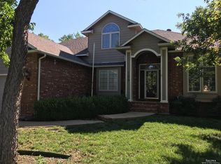 129 S Eastborough Rd, Salina, KS 67401