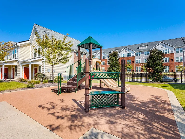 Legends Park Apartments — Photo 8