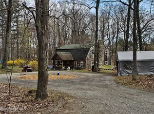 11 Dunbar Rd, Hudson, NY 12534