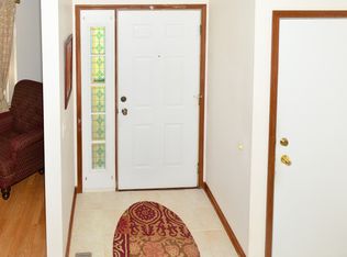 886 Springhill Cir, Naperville, IL 60563