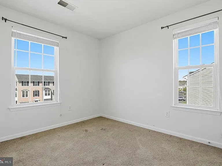 111 Sandpiper Ct — Photo 13