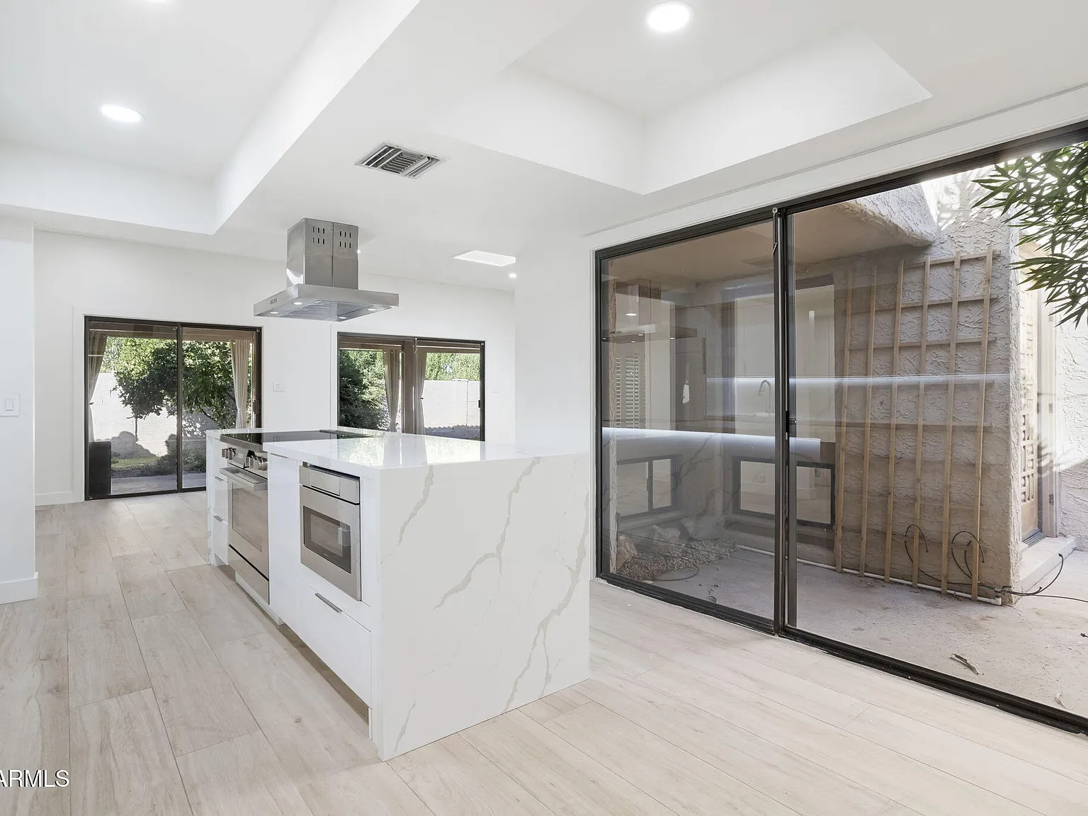 2 bed, 2.0 bath, 1488 sqft, $4,500 — Photo 3