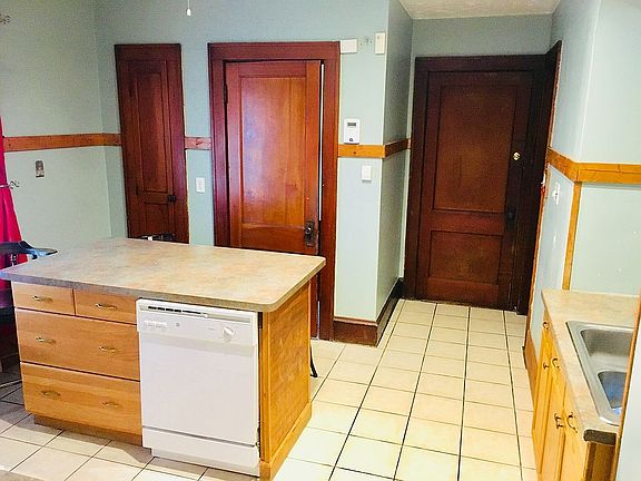 Lower kitchen island/bar