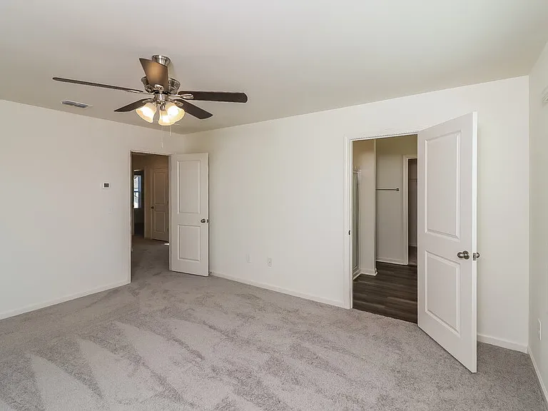 136 Hargrave Ave — Photo 12