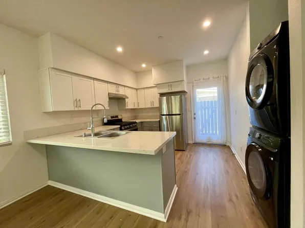 Gorgeous Modern 2 Bedroom 2 Bathroom in El Cajon!, 130 E Washington Ave, El Cajon, CA 92020