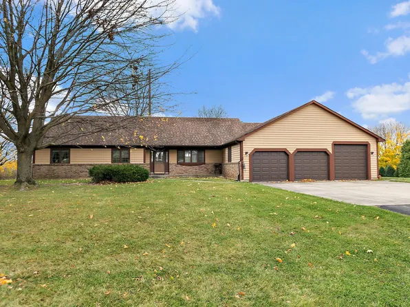 9N590 Hogan Hl, Elgin, IL 60124