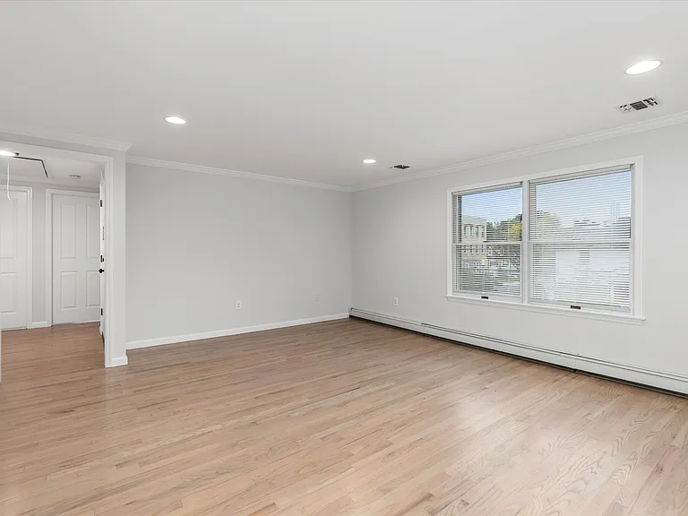 4 Coppola St #2 — Photo 7