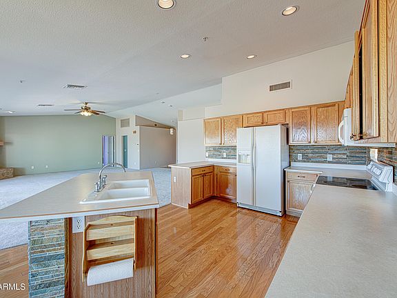 4th image of 13815 N El Pueblo Blvd