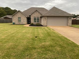 16 White Birch Dr, Jackson, TN 38305