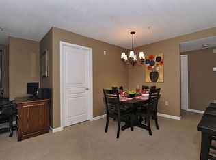 27 Songhees Rd #304, Victoria, BC V9A 7M6