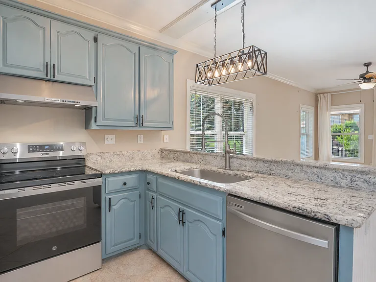 272 Calusa Blvd — Photo 23