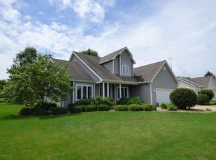 1718 Matthew Ct, Saint Joseph, MI 49085