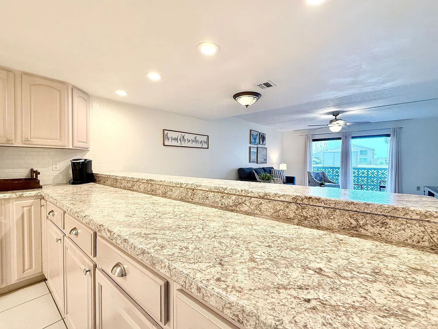 Coastal comfort awaits in this furnished 2Bedrooms / 2Baths condo in Daytona Beach! — Photo 4