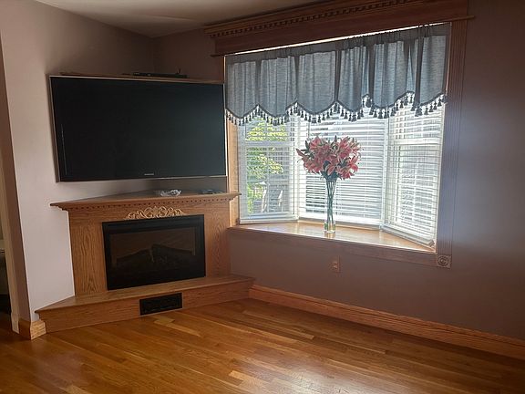 4th image of 50 Gates St #1