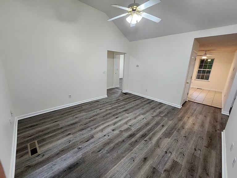 1140 Towne Square Ln #MAIN — Photo 3
