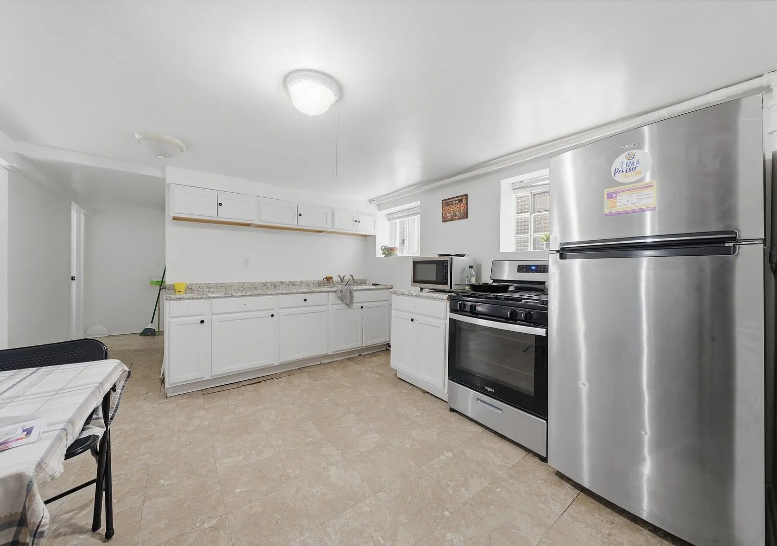 3 bed, 1200 sqft, $1,400 — Photo 1