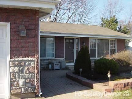 2nd image of 310 Plymouth Ln