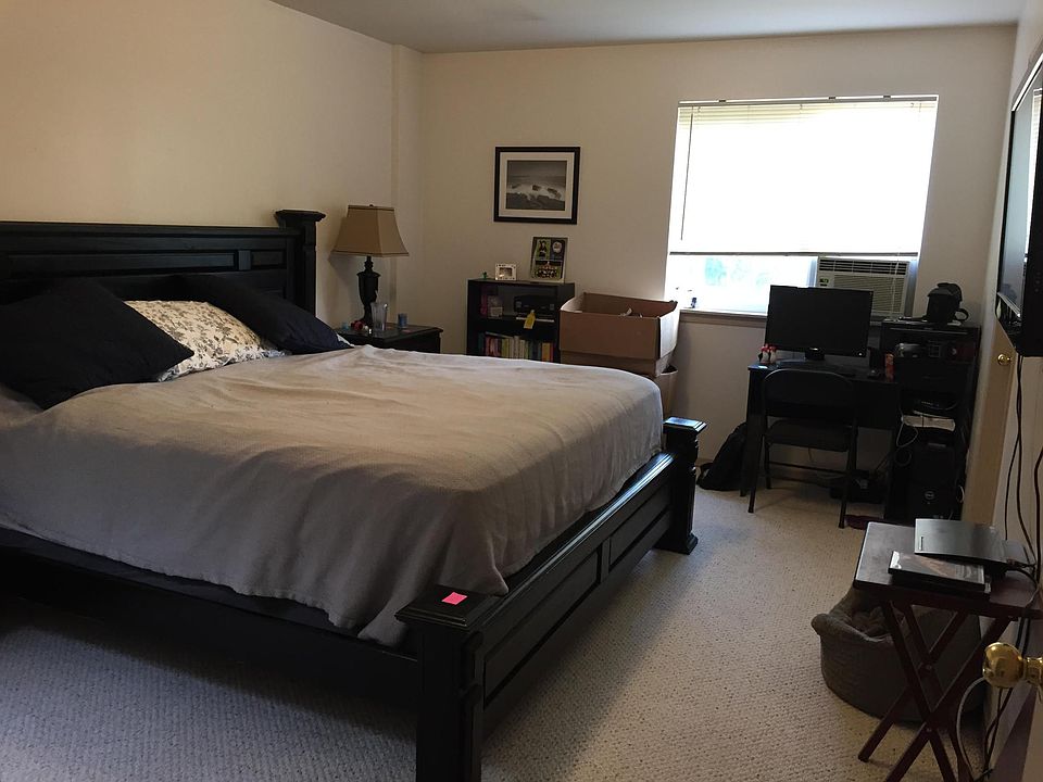 2nd image of 7224 53rd Ave NE