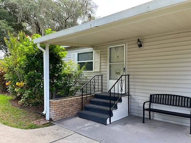 1st image of 6 Country Squire Dr