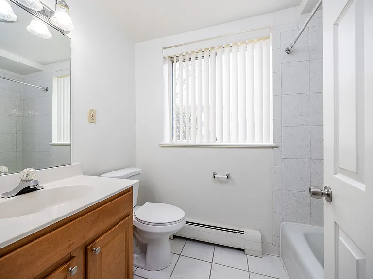 Clintwood Apartments — Photo 22