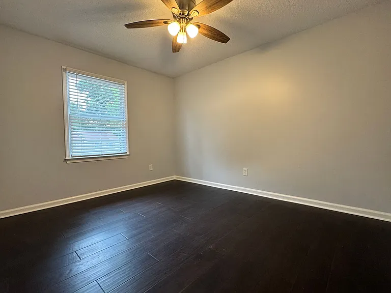 4315 Baylor St — Photo 11