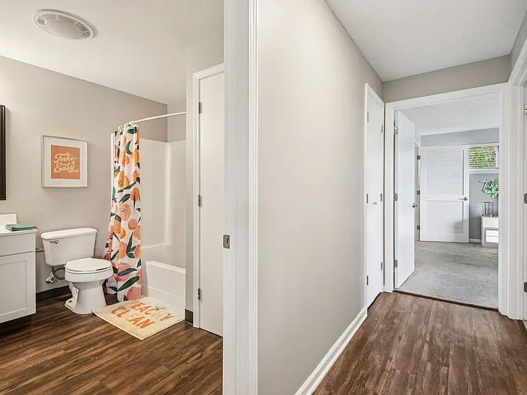 CenterPointe Apartments & Townhomes — Photo 12