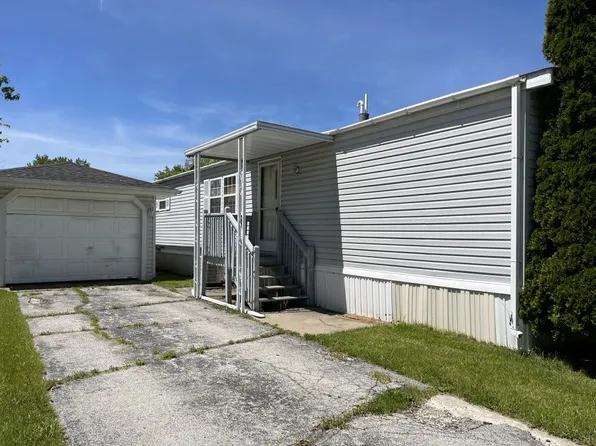 51 Meadowlark Ln #51MEAD, Beecher, IL 60401