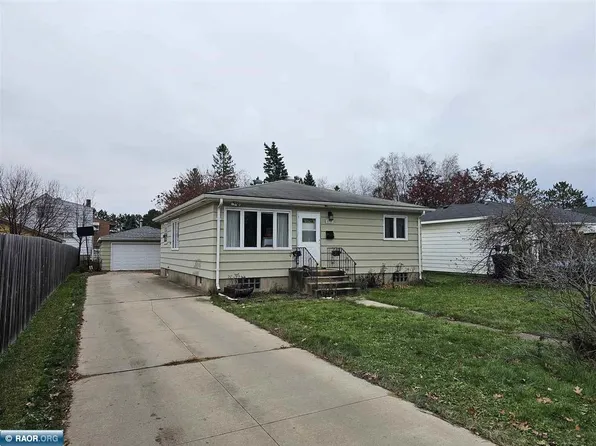 3708 Mayfair Ave, Hibbing, MN 55746