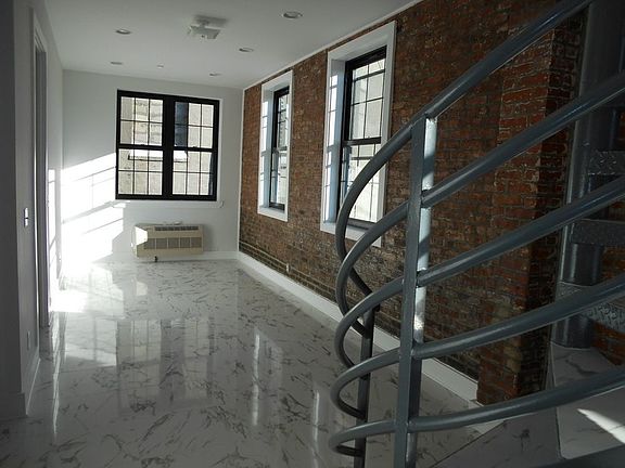 3rd image of 2575 22nd St APT 3G