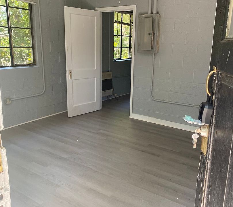 2nd image of 275 Sellers Ave Unit B
