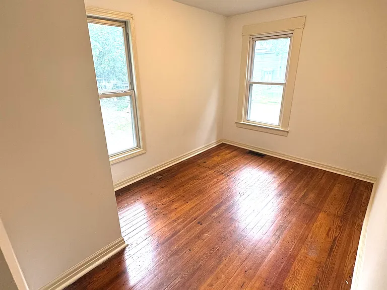 429 Parkdale Ave #LOWER — Photo 11