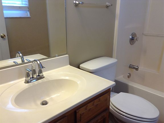 5th image of 839 Stanford Ct