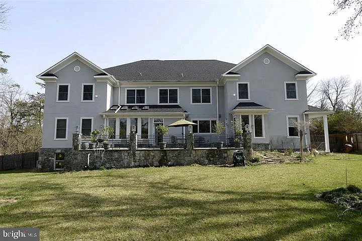 10 bed, 8.5 bath, 12000 sqft, $12,500 — Photo 3