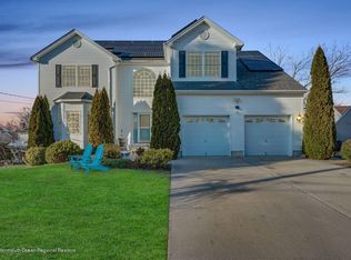 120 Seaspray Rd, Manahawkin, NJ 08050