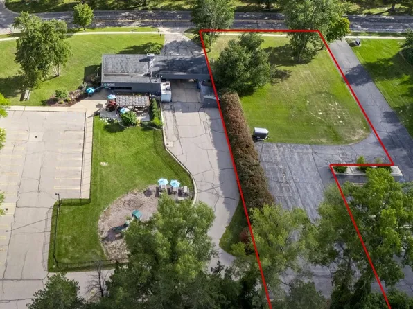 2403 Eastlawn Dr, Midland, MI 48642