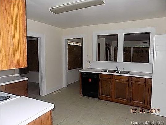 2nd image of 5130 Hickory Grove Rd