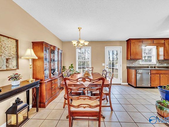 5th image of 237 Tanner Point Dr