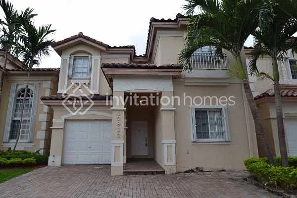 10910 NW 67th Ter Doral, FL 33178 — Photo 1