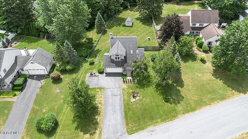 3rd image of 5 Gregg Road