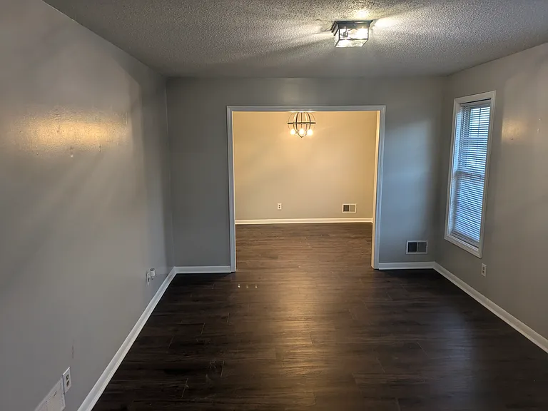 525 Arcola Dr — Photo 6