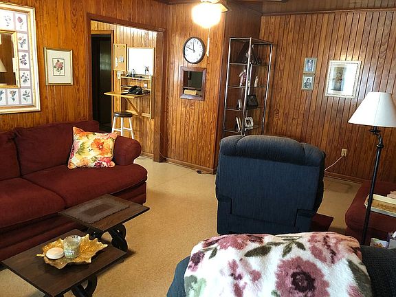 Den toward Kitchen