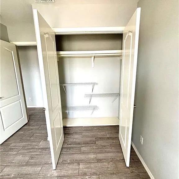 103 S 48th Ln #3 — Photo 7