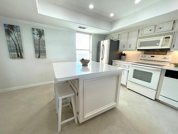 3rd image of 402 Padre Blvd Unit 506